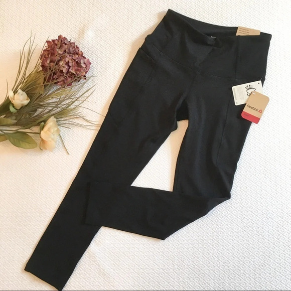 Reebok Pants - NWT Reebok High Rise Skinny Capri